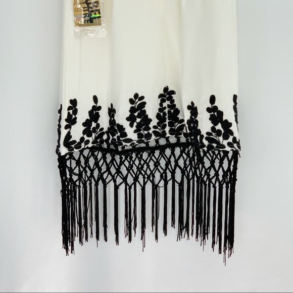 NWT Gold Label Wow Couture White Fringe Dress - Picture 4 of 12